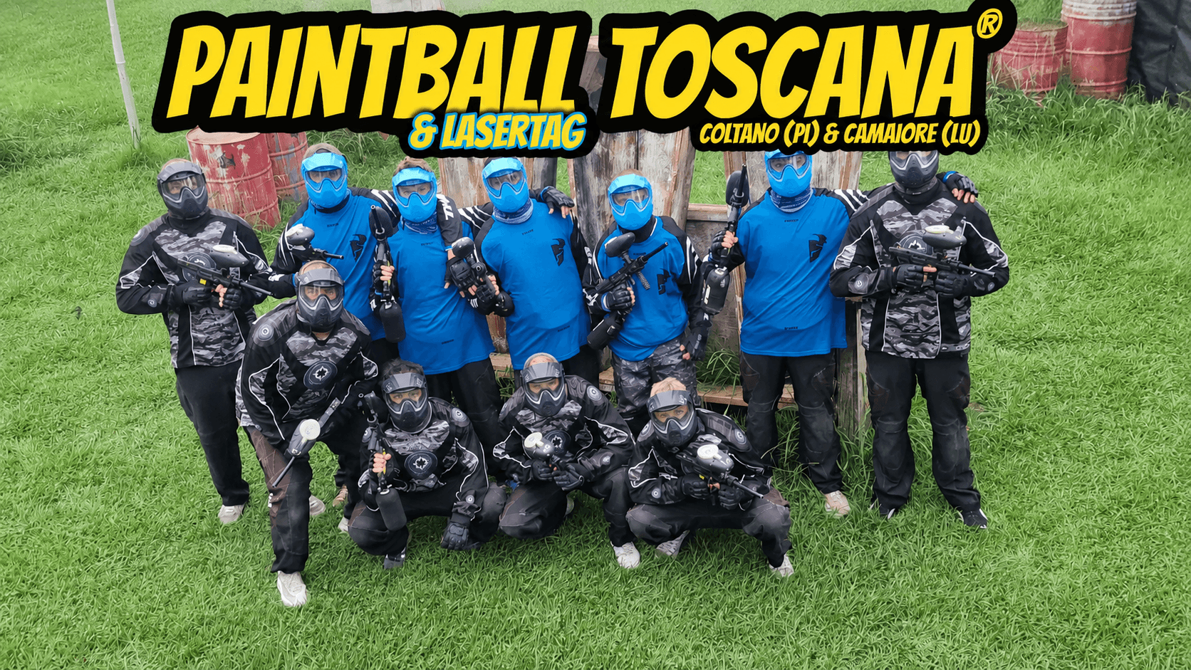 Gruppo con attrezzatura da paintball